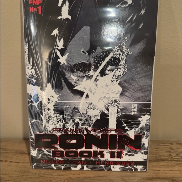 Frank Miller's Ronin Book II Comic Set - Picture 2 of 7